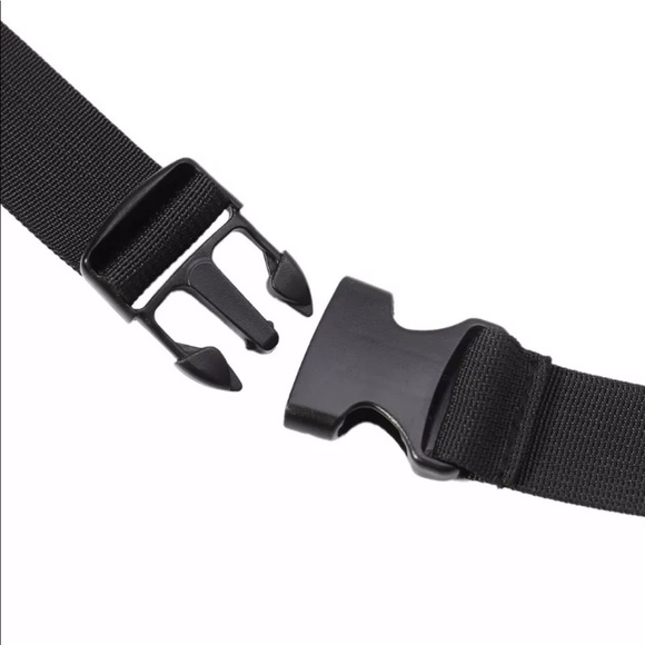 New Item✨ Clear Holographic Fanny Pack 💕 - Picture 6 of 7